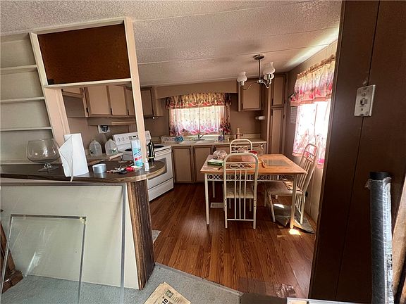 5th image of 315 Roosevelt Dr