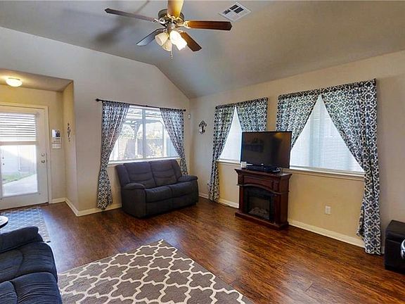 5th image of 205 Rock Bluff Ln