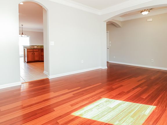 5th image of 302 Sanctuary Park Dr