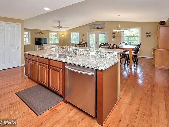 Interior (General) Open and airy floor plan