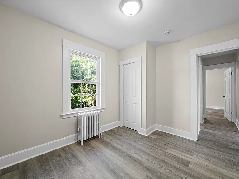 70 Lambert St — Photo 18