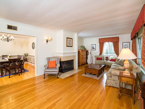 4th image of 1500 Loganrita Ave
