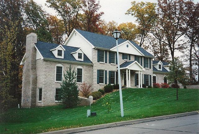 1st image of 415 Constitution Dr