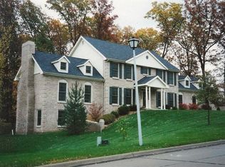 415 Constitution Dr, Jefferson City, MO 65109