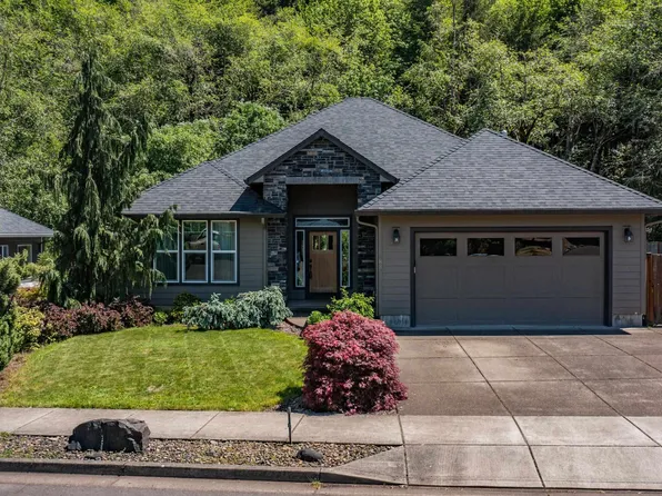 183 S 10th Ave, Sweet Home, OR 97386
