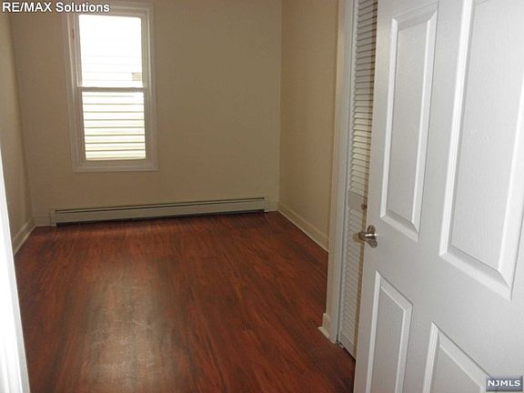 5th image of 396 Union St
