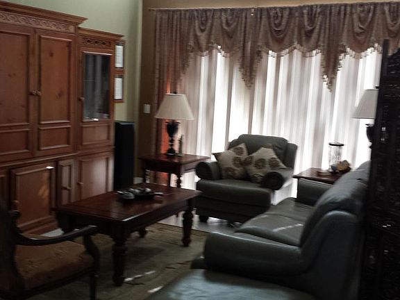 4th image of 751 Ashbury Ave