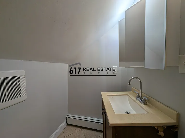 21-3 Chestnut Hill Ave — Photo 6