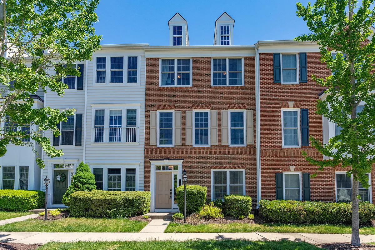 Building Photo - 14633 Weeburn Way