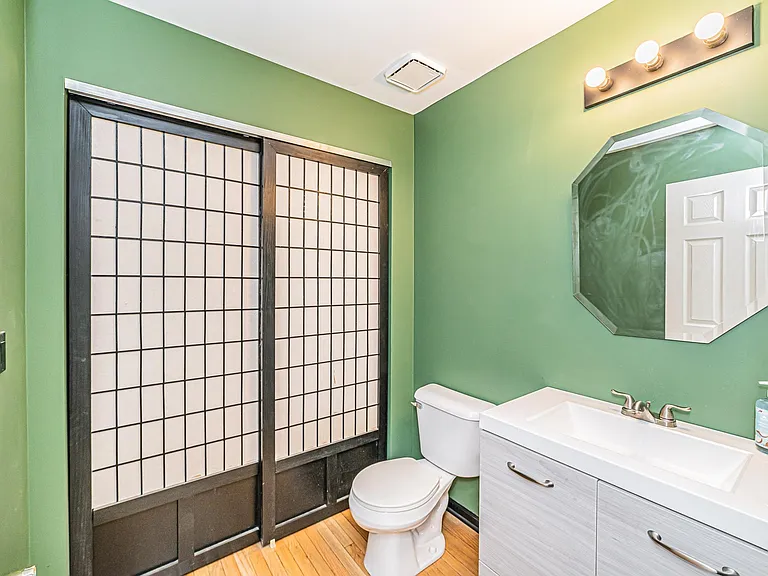 1060 Ellsworth Dr — Photo 12