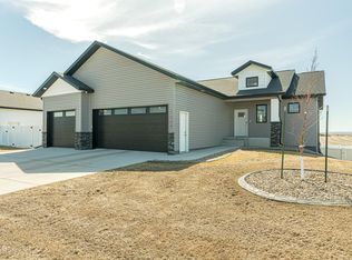 5209 Gold Dr, Bismarck, ND 58503