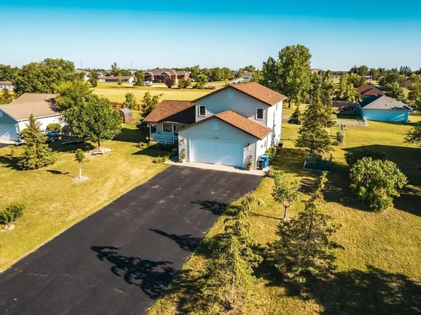 1124 Garnet Blvd, Detroit Lakes, MN 56501