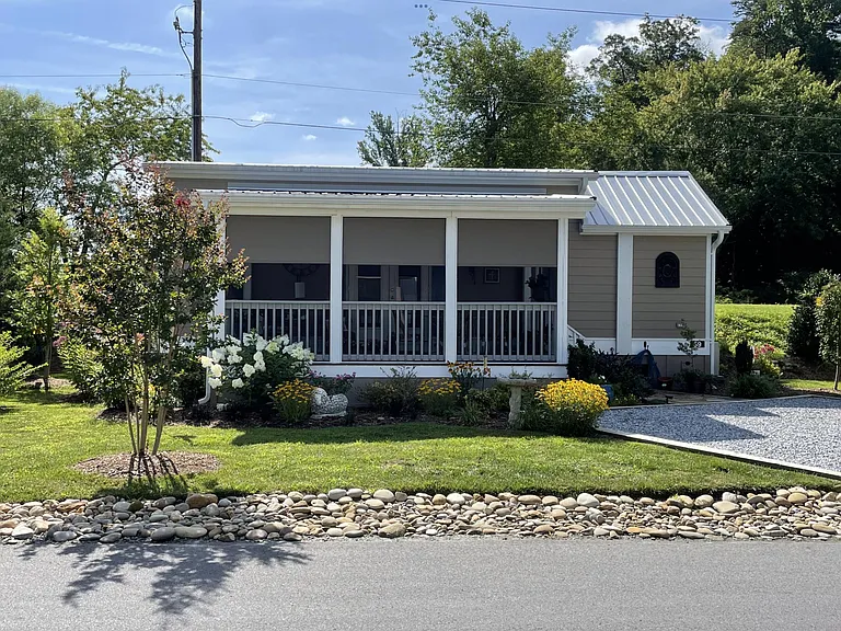 59 Drifting Brook Ln — Photo 2
