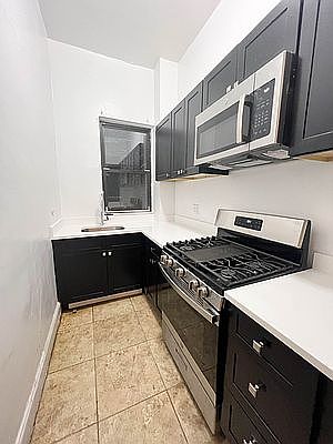 3rd image of 425 W 57th St APT 1F