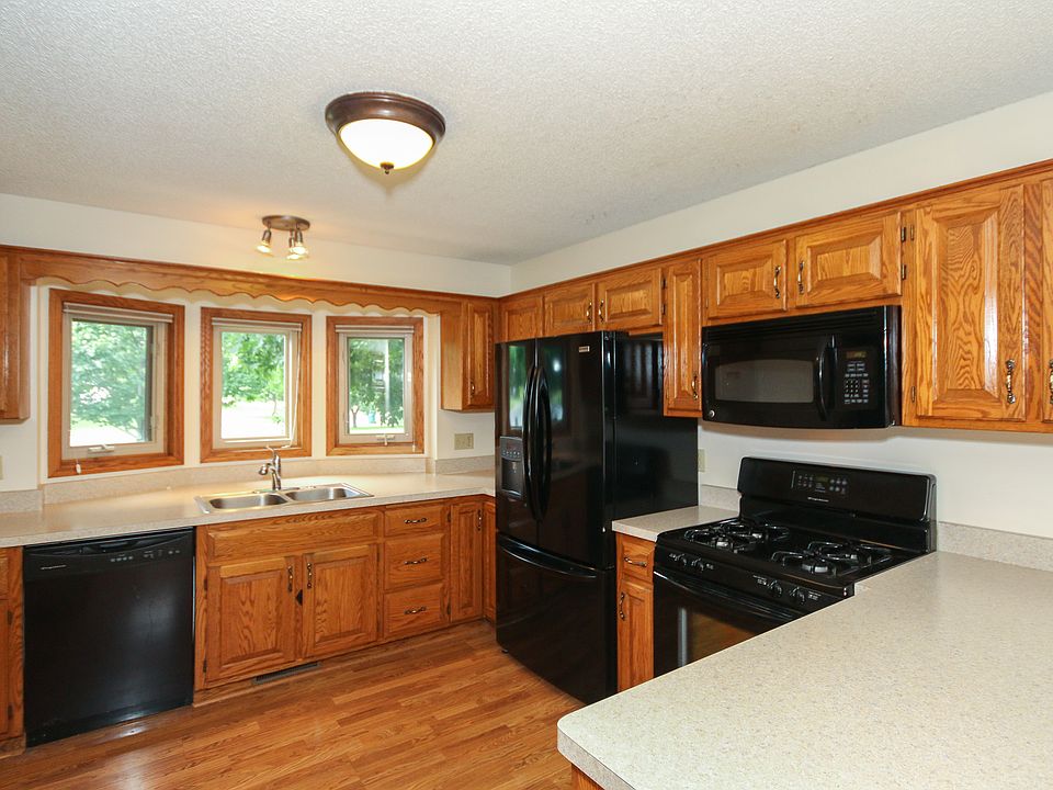 1st image of 1884 125th Ln NE