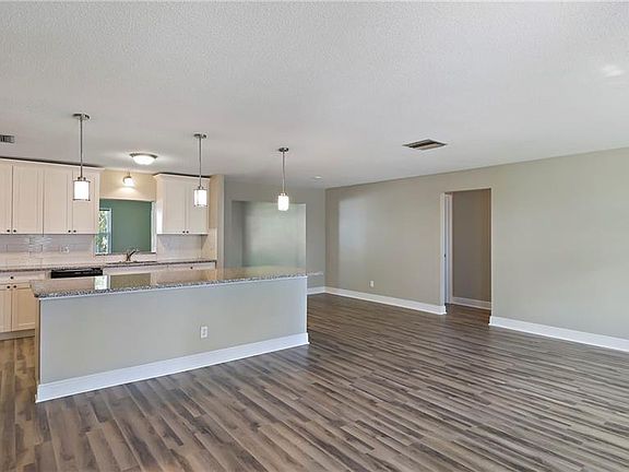 5th image of 4490 Mainlands Blvd W