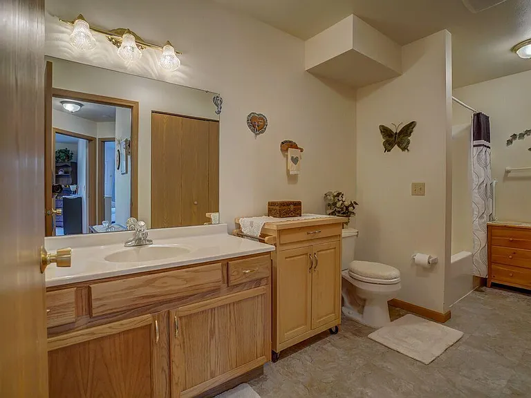 2825 Northridge Dr — Photo 19