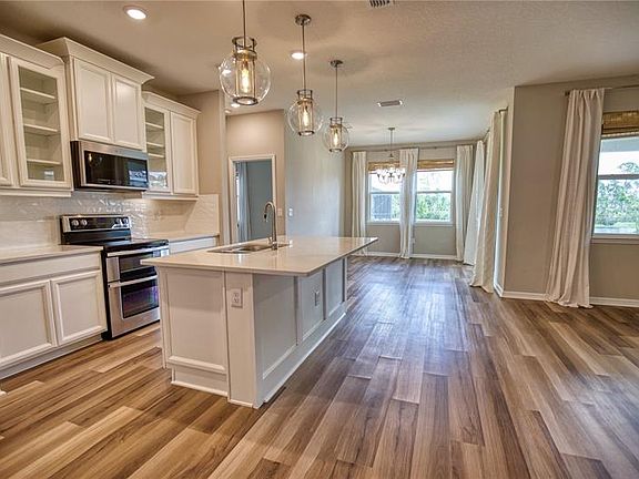 4th image of 236 Daylily Blvd