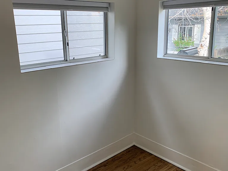 Small office/studio/breakfast nook by kitchen.