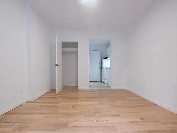 854 West End Avenue image 1 of 4