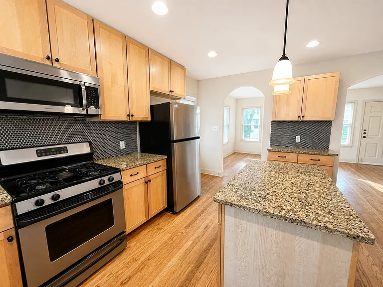 4406 Bennett Ave #A — Photo 15