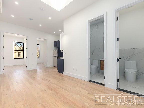 2nd image of 1274 Jefferson Ave #5