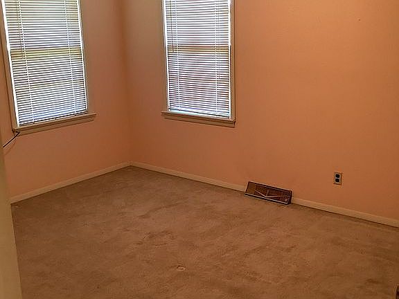 5th image of 118 Greenhill Dr