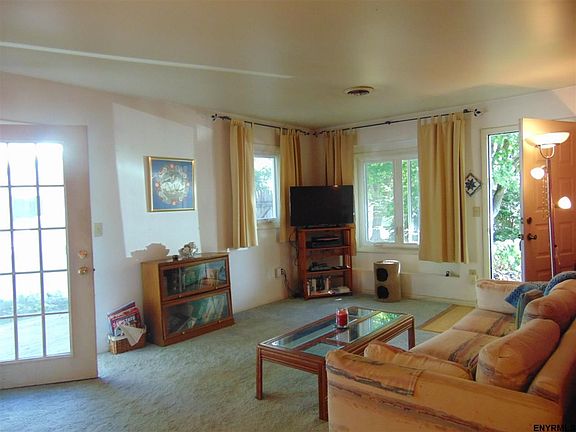 2nd image of 38 Tallow Wood Dr