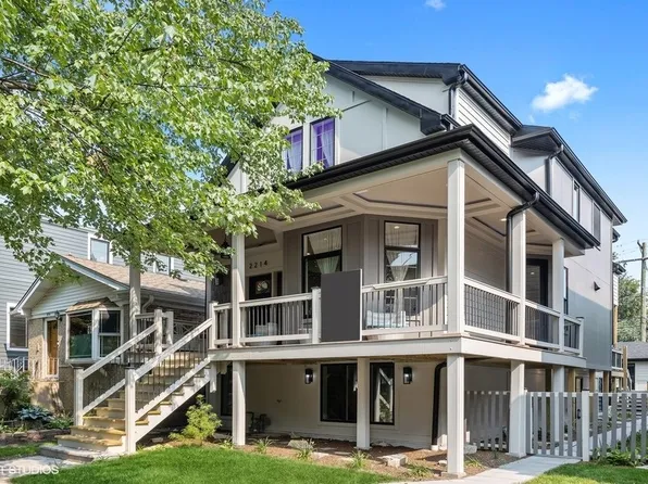 2214 W Berwyn Ave, Chicago, IL 60625