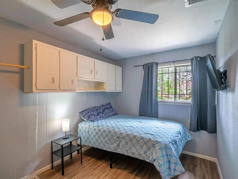 Dawson Ln — Photo 2