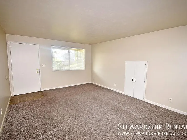 1170 Grant Aly #B — Photo 5