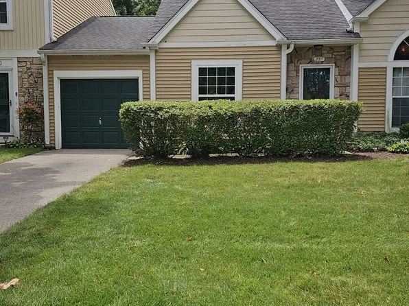 2037 Teton Pkwy #2037, Algonquin, IL 60102