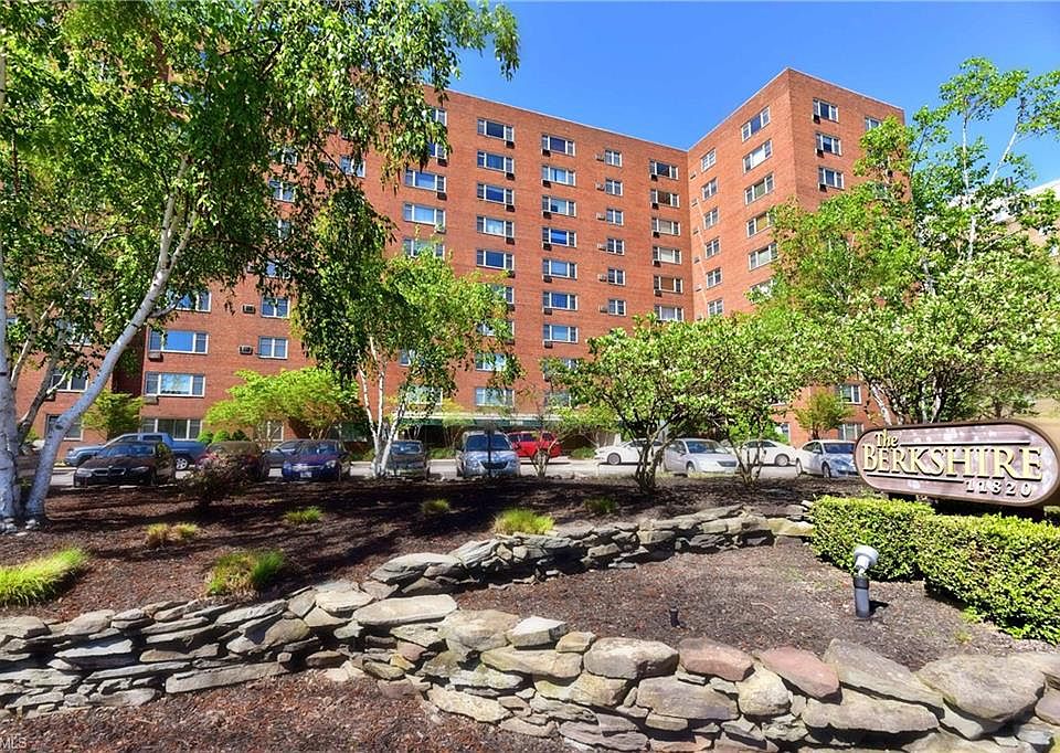 1st image of 11820 Edgewater Dr APT 814