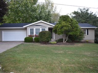 6362 Dodds Dr, Bettendorf, IA 52722