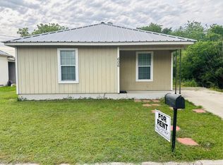 606 Raymond St, Bowie, TX 76230