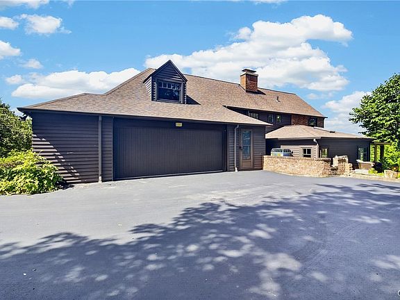 2nd image of 1715 Sherman Dr