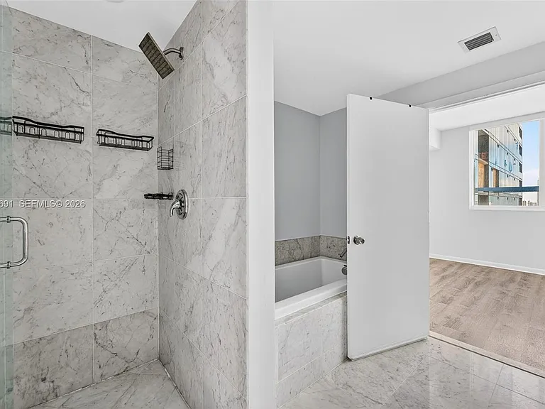 244 Biscayne Blvd #3702 — Photo 10