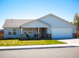 5604 Roosevelt Dr, Pasco, WA 99301