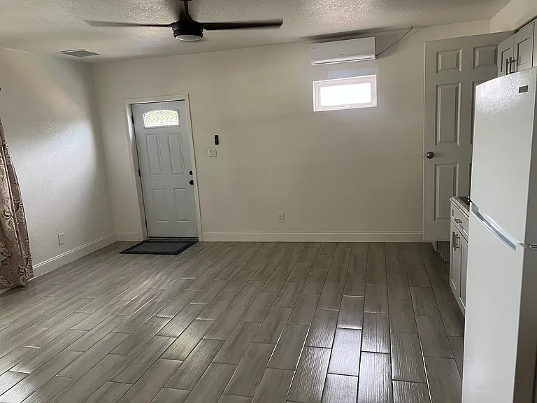 1809 Barksdale Dr — Photo 9