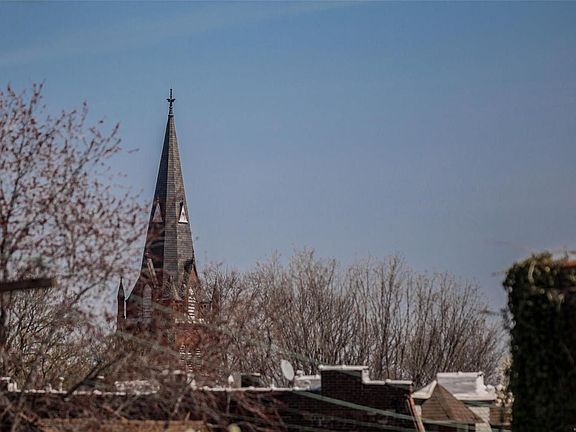5th image of 1026 Geyer Ave