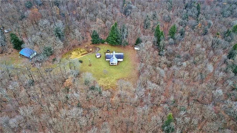 263 Taylor Rd photo 1