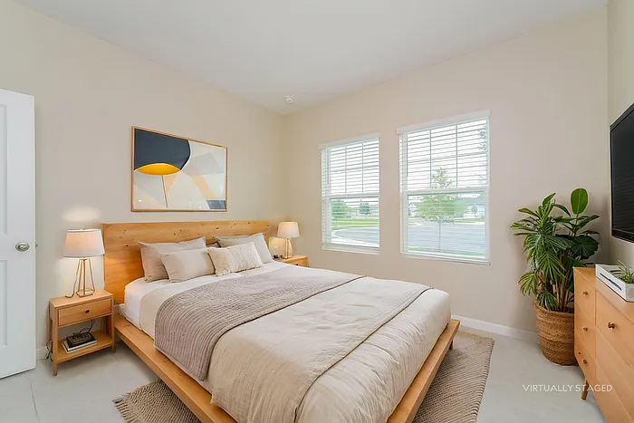 324 Kenilworth Dr — Photo 13