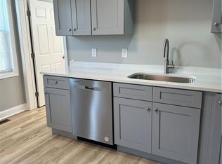 714 Dyer Ave #712, Cranston, RI 02920