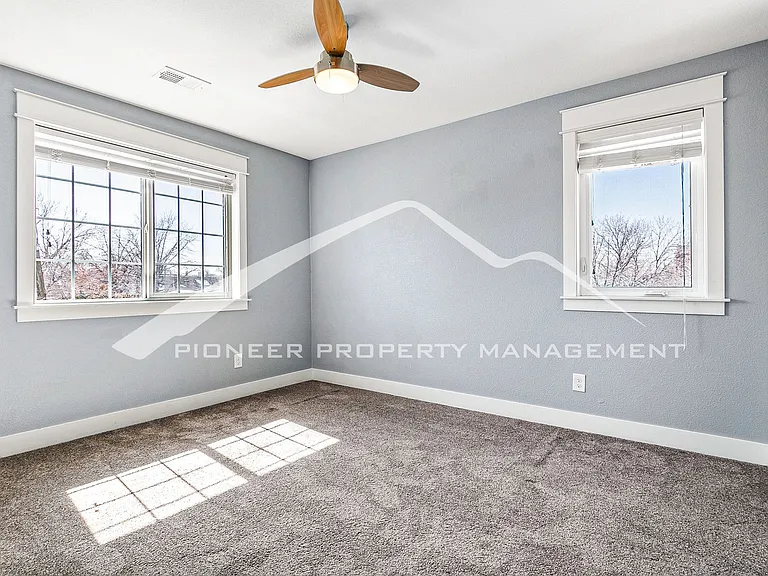 1807 E 36th Ave — Photo 17