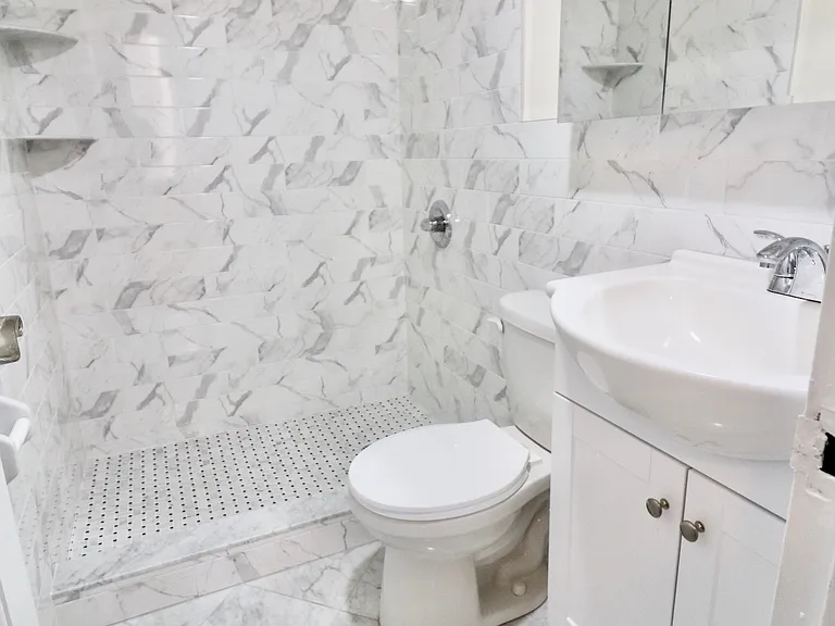 159 W 75th St #2R — Photo 9