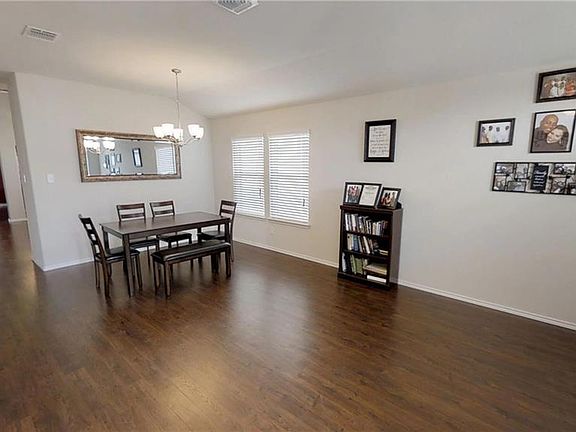4th image of 3307 Parkmill Dr