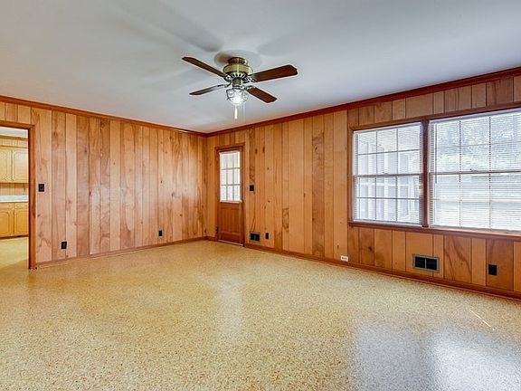4th image of 2704 Rosewood Ct