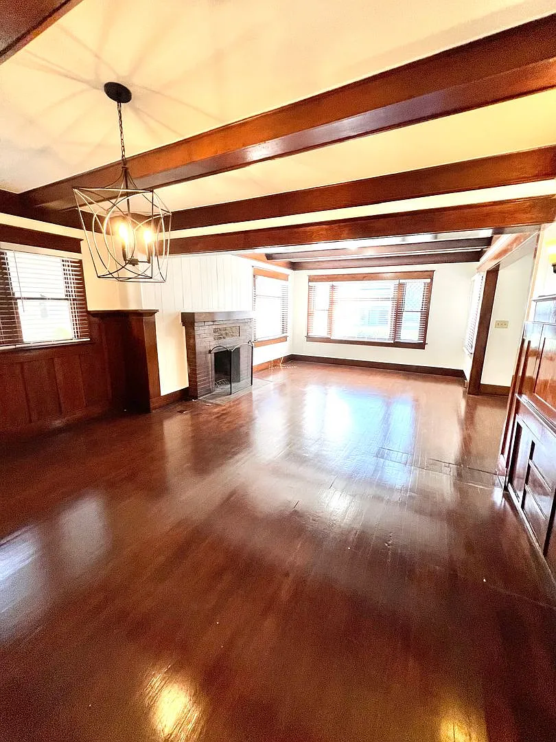 1243 E Ocean Blvd — Photo 3