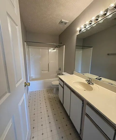 402 Dabney Dr #8 — Photo 10
