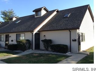 814 White Oak Dr, O'Fallon, IL 62269